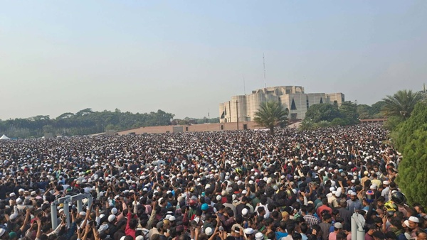 স্মরণকালের সবচেয়ে বড় জানাজা শহীদ হাদির