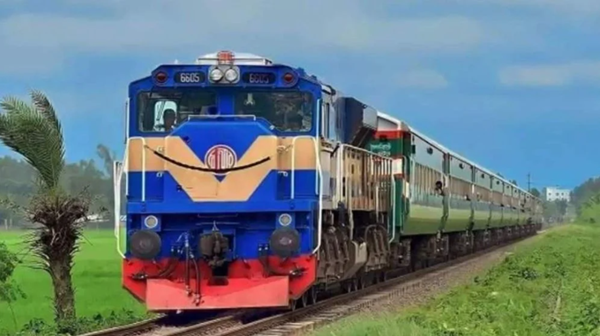 অনুমোদিত মাধ্যম ছাড়া টিকিট কিনলে দায় নেবে না রেলওয়ে