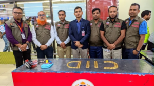 দুই বিমানকর্মীর জুতায় মিলল ৯ কেজি স্বর্ণ